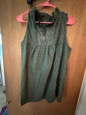 SHEIN Olive Green Sleeveless Ruffled Neck Lace-Trim Tank